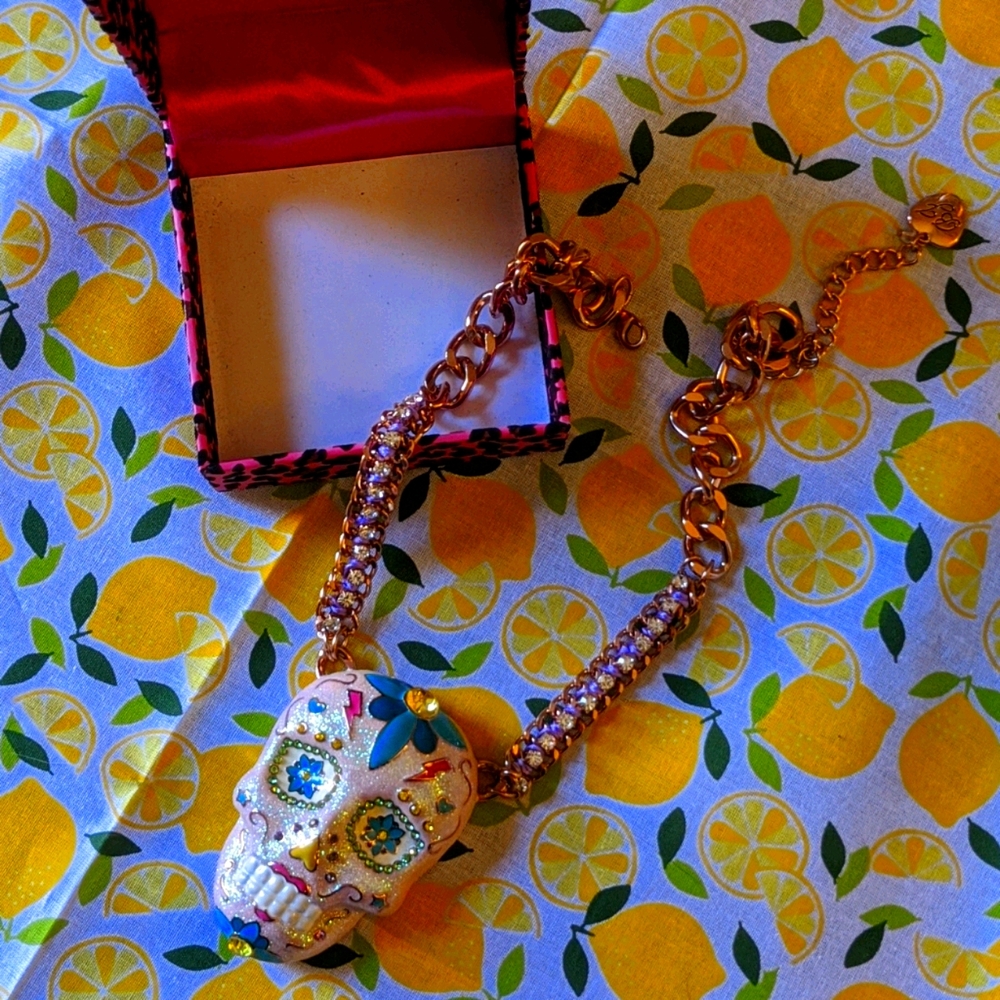 NWOT Betsey Johnson Sugar Skull Necklace